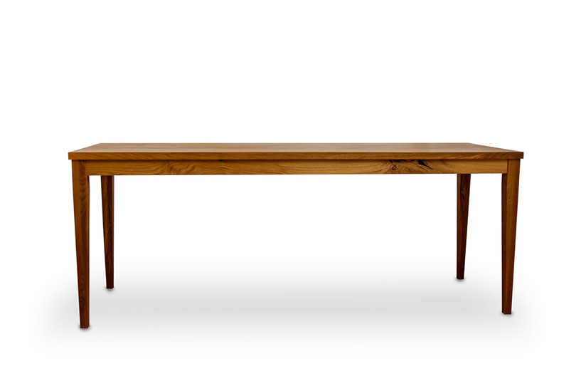 Massiver Esstisch aus Eiche